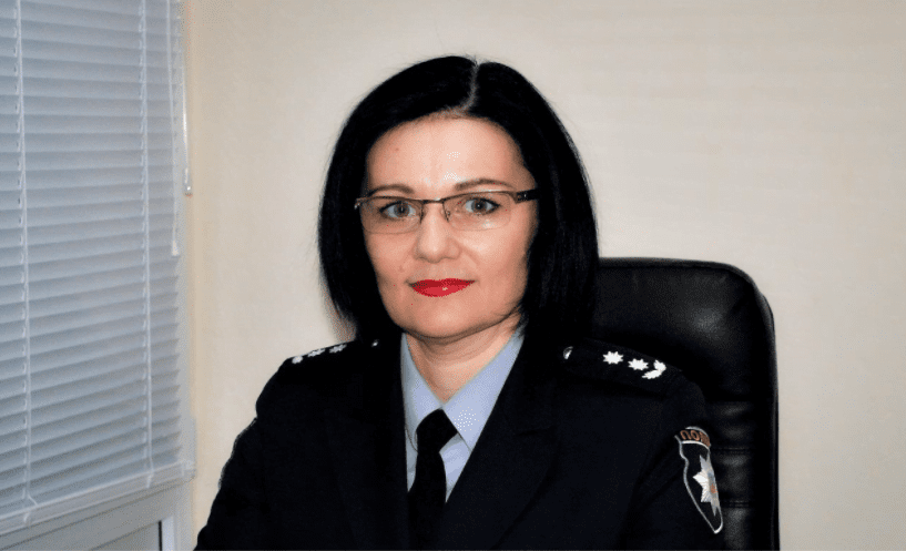 Поліціянтка Леся Базильова з Херсонщини – жінка, що поєднує роботу з написанням книг