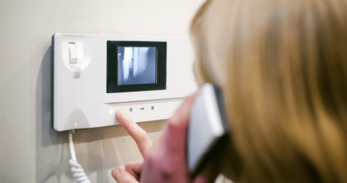 Переваги та недоліки встановлення відеодомофону